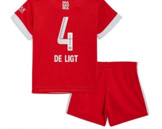 Replika Otroški nogometni dresi kompleti Bayern Munich Domači 2022-23 Kratek Rokav + Kratke hlače Matthijs de Ligt 4