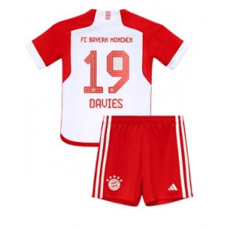 Poceni Otroški Nogometni dresi Bayern Munich Domači 2023 2024 Kratek Rokav + Kratke hlače Alphonso Davies 19