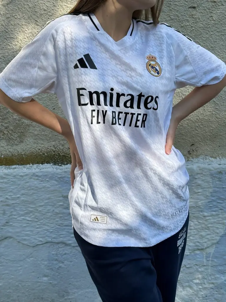 Novi Zenski Nogometni dresi Real Madrid Domaci 2025.webp