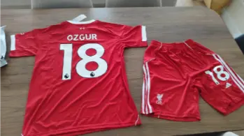 Poceni Otroski Nogometni dresi komplet Liverpool.webp