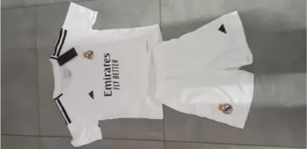 Prodajo Otroski Nogometni dresi kompleti Real Madrid.webp