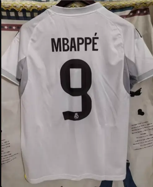 Kylian Mbappe 9 Otroski Nogometni dresi Kompleti za otroke Real Madrid-1.webp