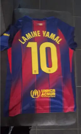 Lamine Yamal 10 FC Barcelona dresi.webp