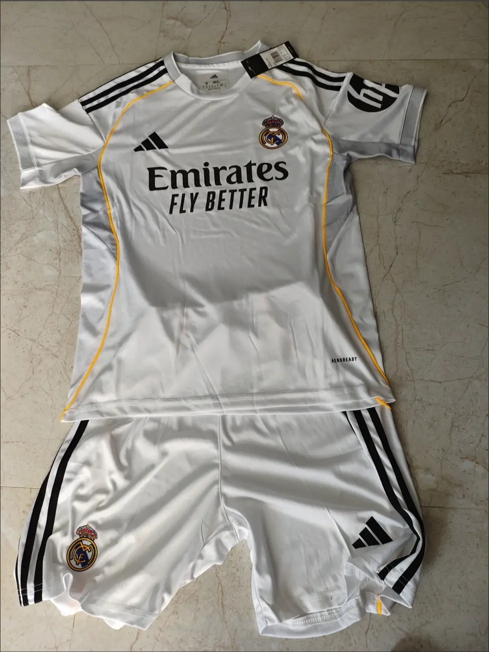 Nogometni dresi za otroke Real Madrid Domaci.webp