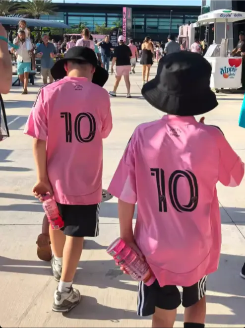 Kupiti Otroski Nogometni dresi Kompleti Inter Miami CF Domaci 2025-26.webp