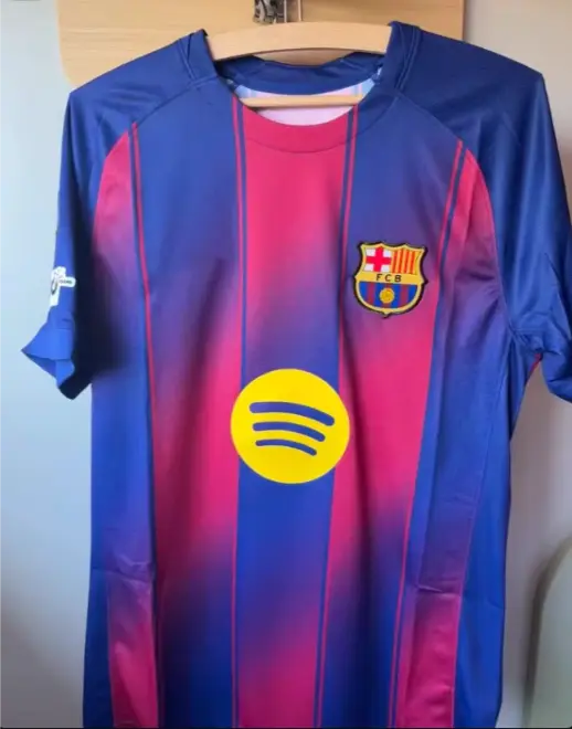 lLamine Yamal 10 Barcelona Domaci 2025-26 Moski dresi-1.webp