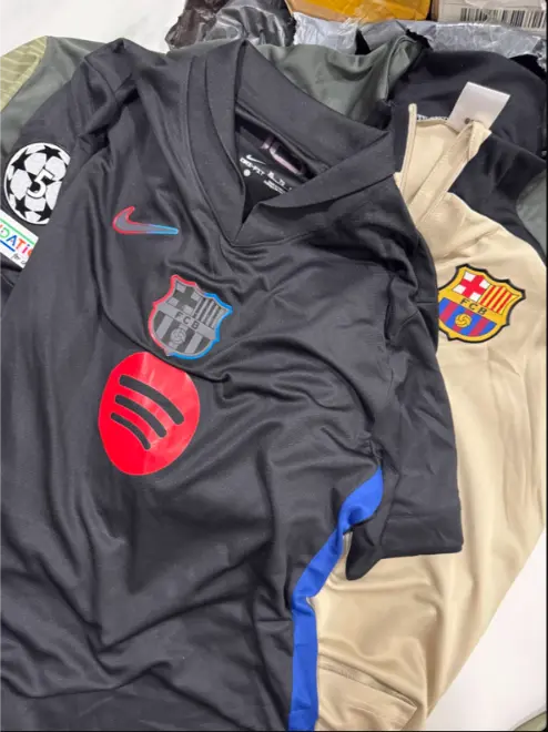 Najcenejsi Moski Nogometni dresi Barcelona Lamine Yamal 19.webp