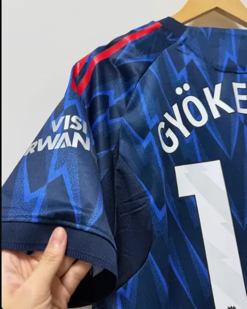 Nogometni dresi Arsenal Gostujoci 2025-26 modra-1.webp