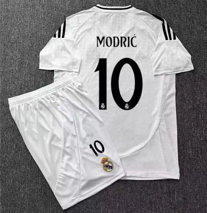 Otroski Nogometni dresi Kompleti Real Madrid Domaci 2025-26 tisk Luka Modric 10.webp
