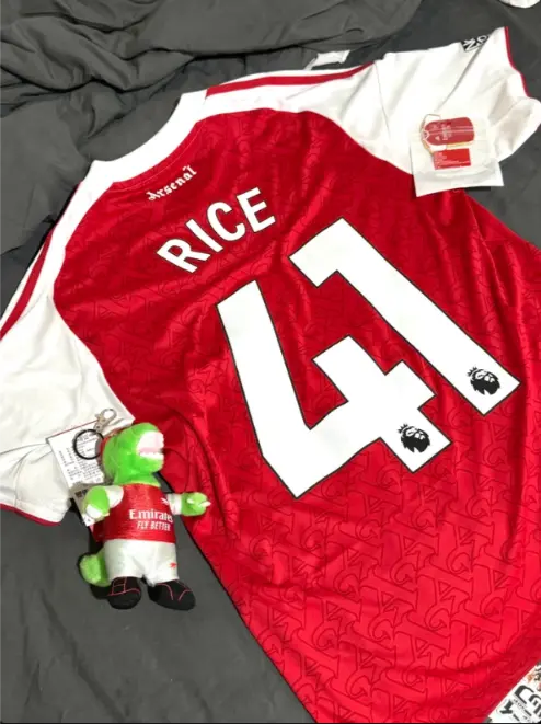 dresi Arsenal Domaci 2025-26 z imenom Declan Rice 41.webp