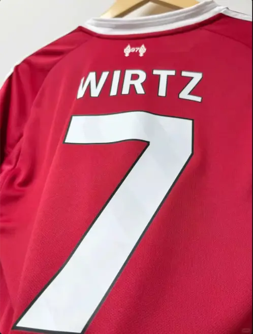 Poceni Moski Nogometni dresi kompleti Liverpool Domaci 2025-26.webp