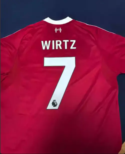 Poceni Moski dresi kompleti Liverpool Domaci 2025.webp