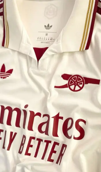 Poceni Moski Nogometni dresi Arsenal Tretji 2025-26 Kratek Rokav.webp