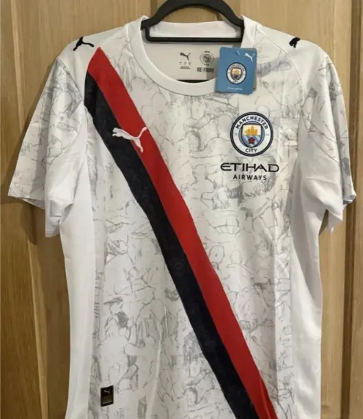 Moski Manchester City Domaci dresi 2025.webp