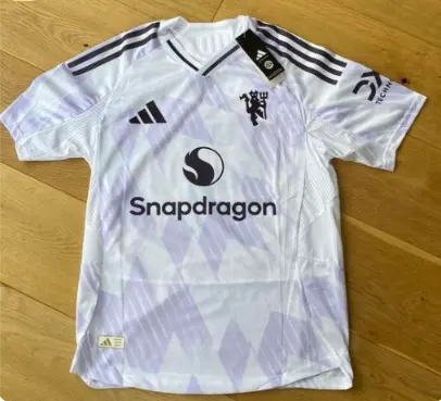 Moski Nogometni dresi Manchester United Gostujoci 2025-26 z lastnim imenom.webp