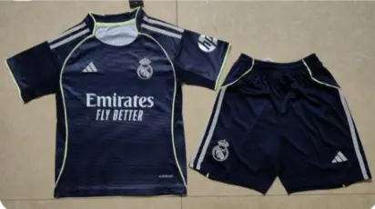 Najcenejsi Otroski Nogometni dresi kompleti Real Madrid Gostujoci 2026.webp