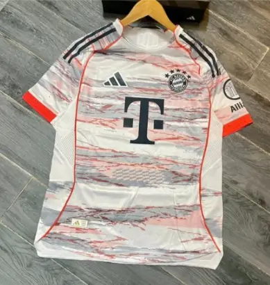 Nogometni dresi FC Bayern Munich Gostujoci 2026 Moski tisk Dayot Upamecano 2.webp