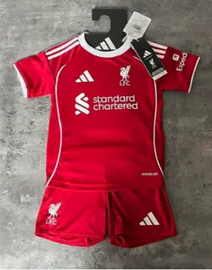 Otroski Nogometni dresi komplet Liverpool Domaci 2025-26 rdeca.webp