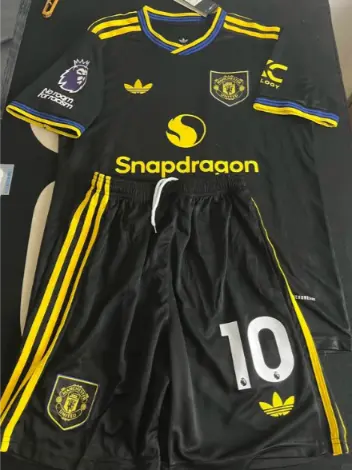 Otroski Nogometni dresi kompleti Manchester United Marcus Rashford 10 Tretji 2025-26.webp