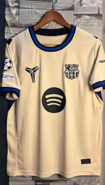 Poceni dresi FC Barcelona x Kobe Bryant Gostujoci 2025-26 z lastnim tiskom.webp