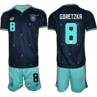Poceni Nogometni dresi komplet reprezentance Nemčija DFB Leon Goretzka #8 Gostujoči SP 2026