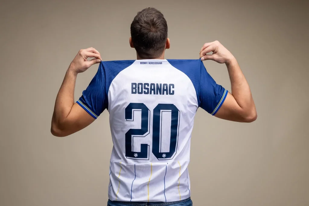 Gostujoči dres Bosne in Hercegovine 2026-27-1
