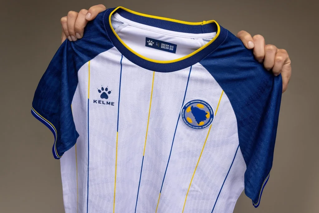 Gostujoči dres Bosne in Hercegovine 2026-27
