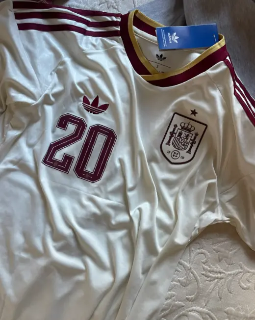 Zenski Nogometni dresi Spanija reprezentance Gostujoci SP 2026 bela.webp