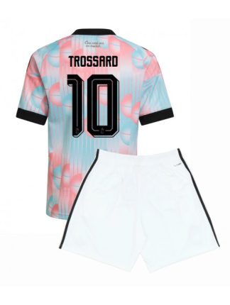 Poceni Otroški dresi kompleti Belgija SP 2026 Leandro Trossard #10 Gostujoči